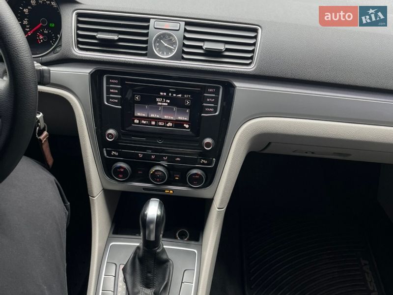 Седан Volkswagen Passat 2017 в Каменском