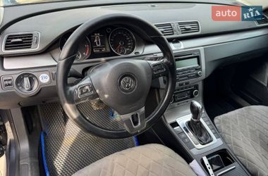 Универсал Volkswagen Passat 2011 в Яремче