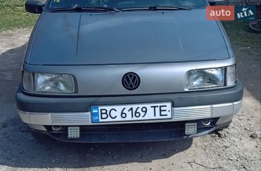 Седан Volkswagen Passat 1990 в Львові
