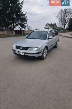 Універсал Volkswagen Passat 1998 в Чернівцях