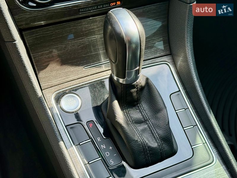 Седан Volkswagen Passat 2016 в Харькове