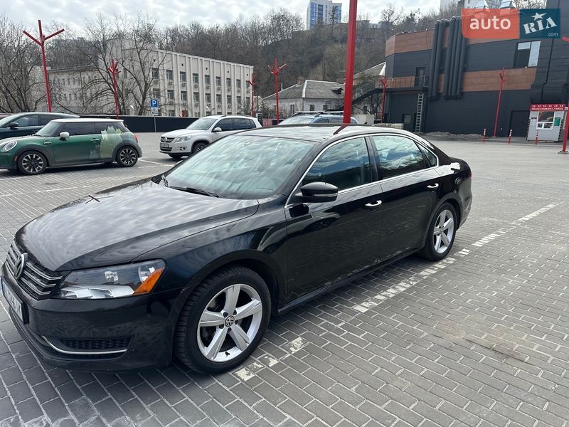 Седан Volkswagen Passat 2012 в Києві
