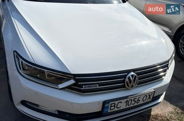 Седан Volkswagen Passat 2016 в Львове