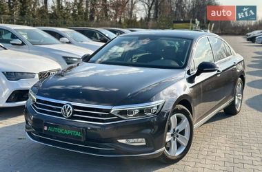 Седан Volkswagen Passat 2020 в Киеве