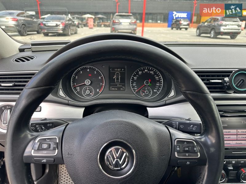Седан Volkswagen Passat 2012 в Києві