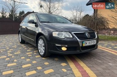 Седан Volkswagen Passat 2007 в Рівному