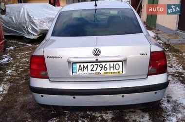 Седан Volkswagen Passat 1998 в Попельне