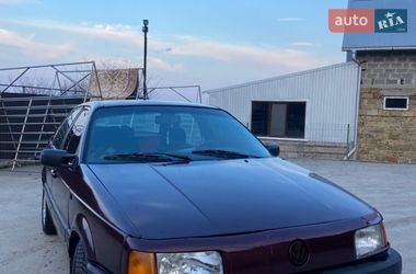 Седан Volkswagen Passat 1988 в Копычинце
