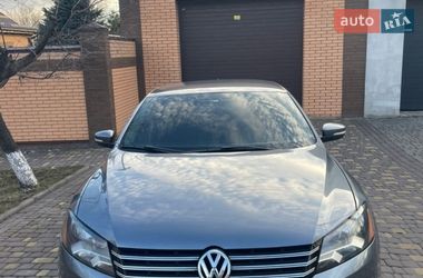 Седан Volkswagen Passat 2013 в Харкові