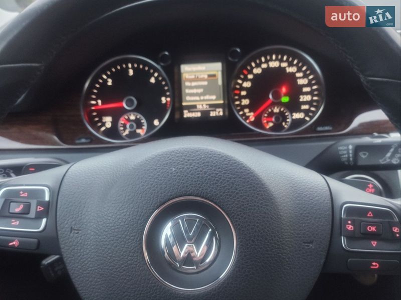 Универсал Volkswagen Passat 2011 в Луцке