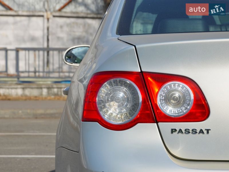 Седан Volkswagen Passat 2010 в Киеве