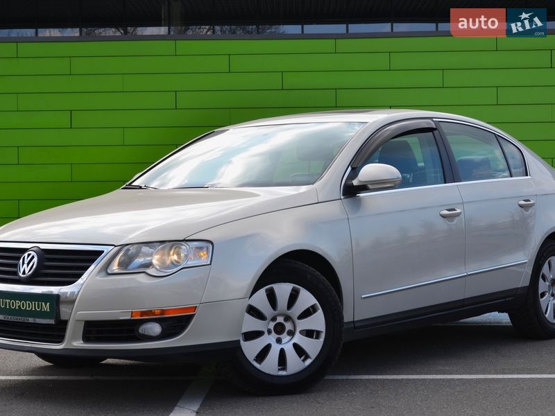 Седан Volkswagen Passat 2010 в Киеве