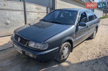 Седан Volkswagen Passat 1996 в Черновцах