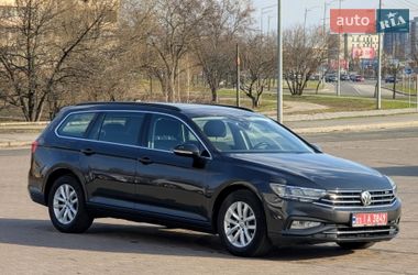 Універсал Volkswagen Passat 2020 в Києві