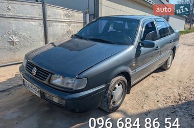 Седан Volkswagen Passat 1996 в Чернівцях