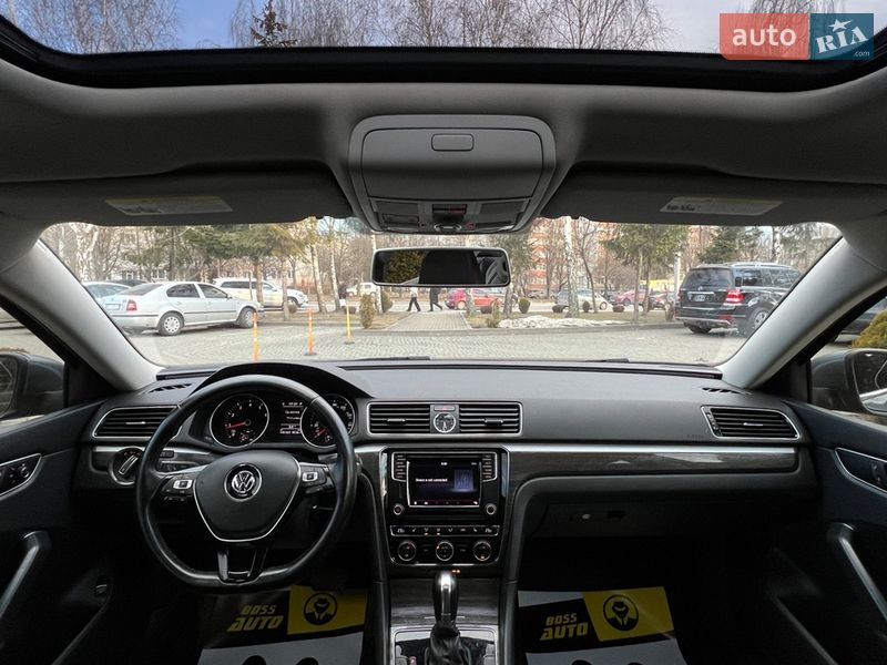 Седан Volkswagen Passat 2016 в Львове