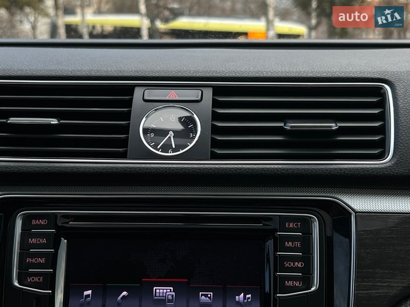 Седан Volkswagen Passat 2016 в Львове