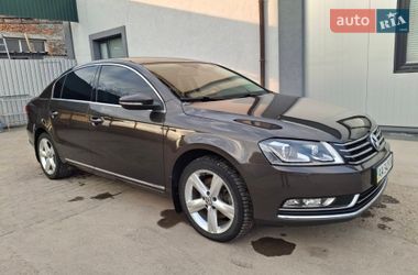 Седан Volkswagen Passat 2014 в Теофиполе