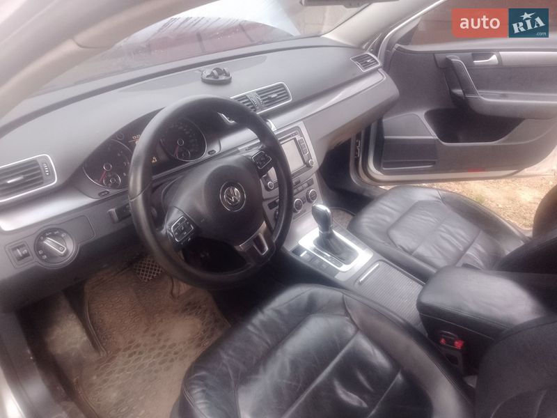Универсал Volkswagen Passat 2012 в Днепре
