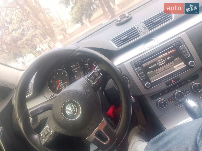 Универсал Volkswagen Passat 2012 в Днепре