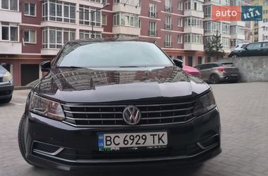 Седан Volkswagen Passat 2016 в Львове