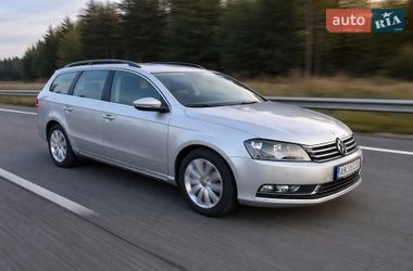 Універсал Volkswagen Passat 2014 в Житомирі