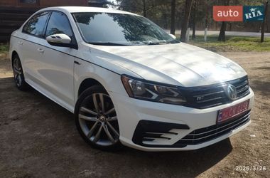 Седан Volkswagen Passat 2017 в Луцке