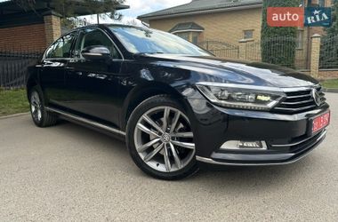 Седан Volkswagen Passat 2017 в Луцьку