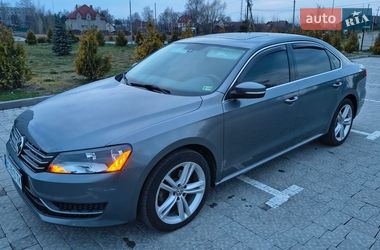 Седан Volkswagen Passat 2014 в Львове