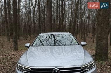 Универсал Volkswagen Passat 2021 в Луцке