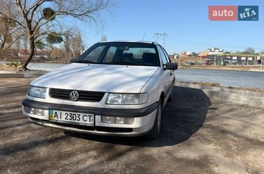 Седан Volkswagen Passat 1994 в Киеве