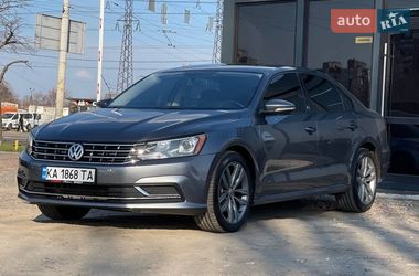 Седан Volkswagen Passat 2018 в Києві