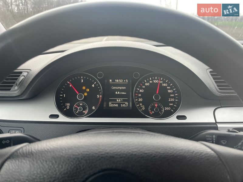 Универсал Volkswagen Passat 2009 в Хмельницком