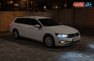 Универсал Volkswagen Passat 2019 в Житомире