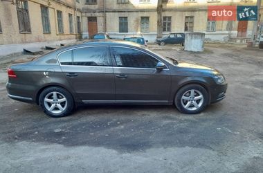 Седан Volkswagen Passat 2012 в Киеве
