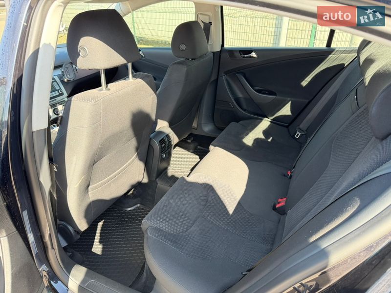 Седан Volkswagen Passat 2008 в Житомире