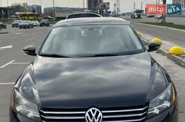 Седан Volkswagen Passat 2012 в Киеве