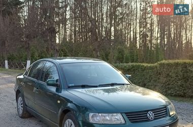 Седан Volkswagen Passat 1999 в Дубровице