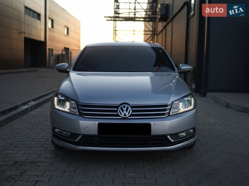 Седан Volkswagen Passat 2012 в Львове