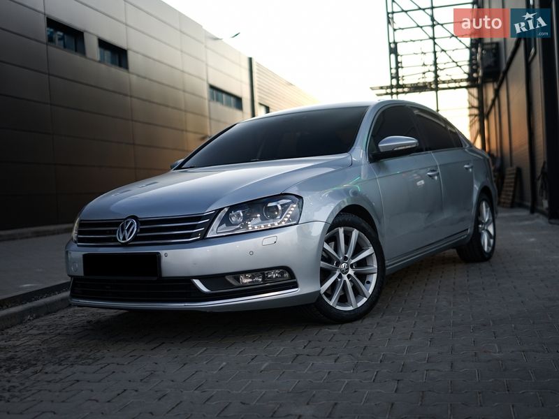 Седан Volkswagen Passat 2012 в Львове