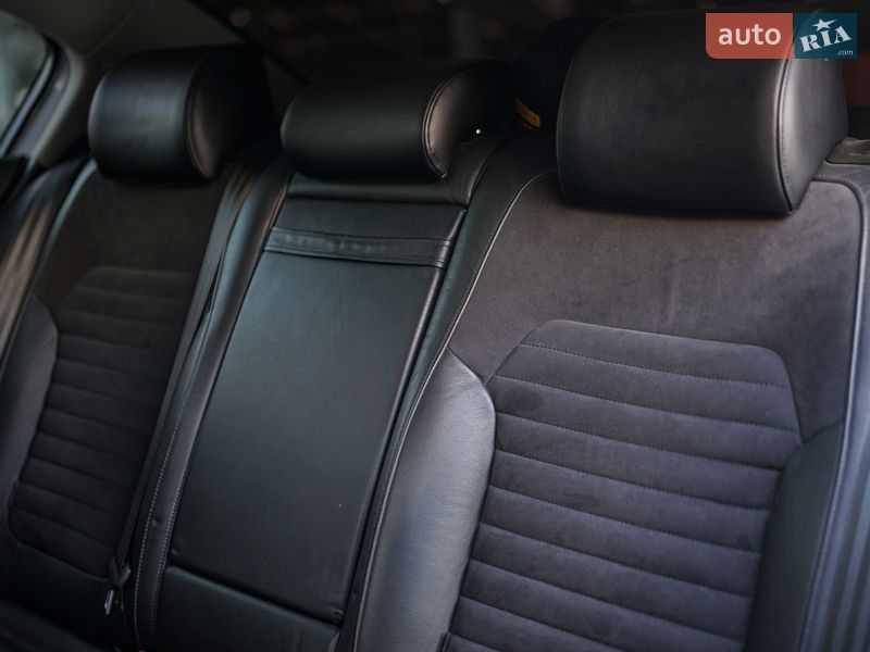 Седан Volkswagen Passat 2012 в Львове