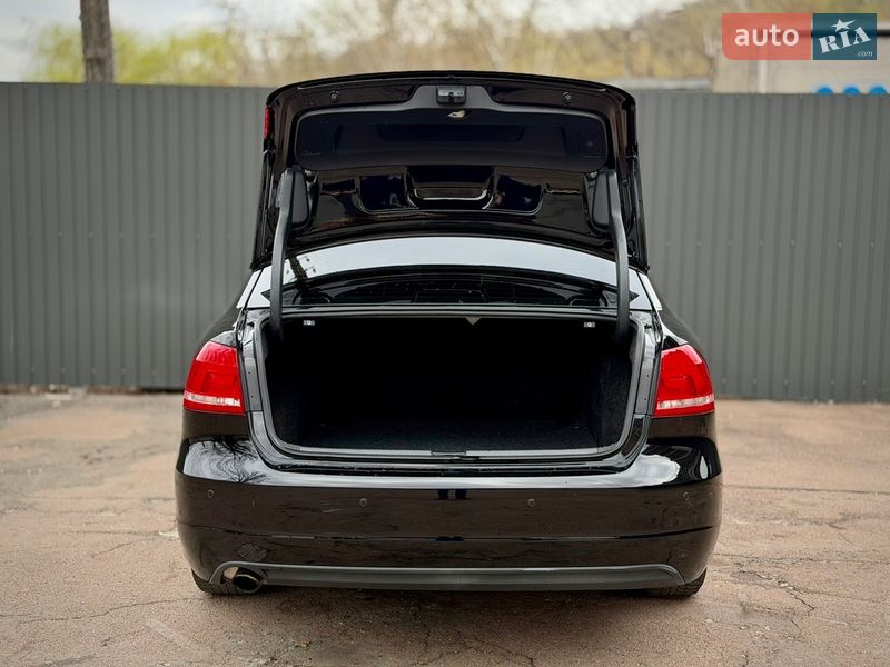 Седан Volkswagen Passat 2014 в Киеве