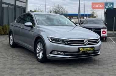 Седан Volkswagen Passat 2017 в Мукачевому