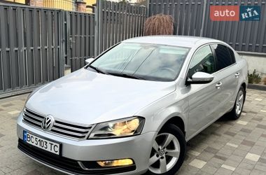 Седан Volkswagen Passat 2011 в Львове