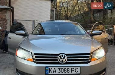 Седан Volkswagen Passat 2012 в Киеве
