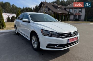Седан Volkswagen Passat 2015 в Киеве