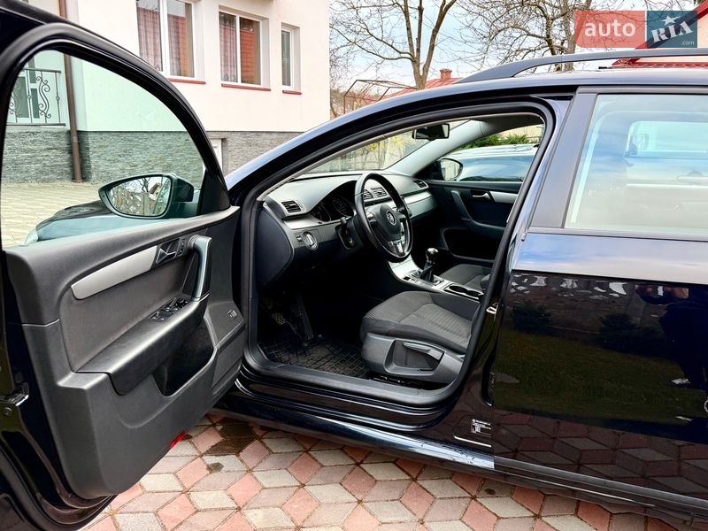Універсал Volkswagen Passat 2011 в Львові