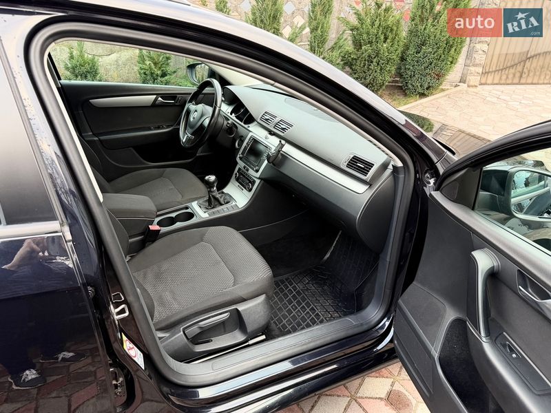 Універсал Volkswagen Passat 2011 в Львові