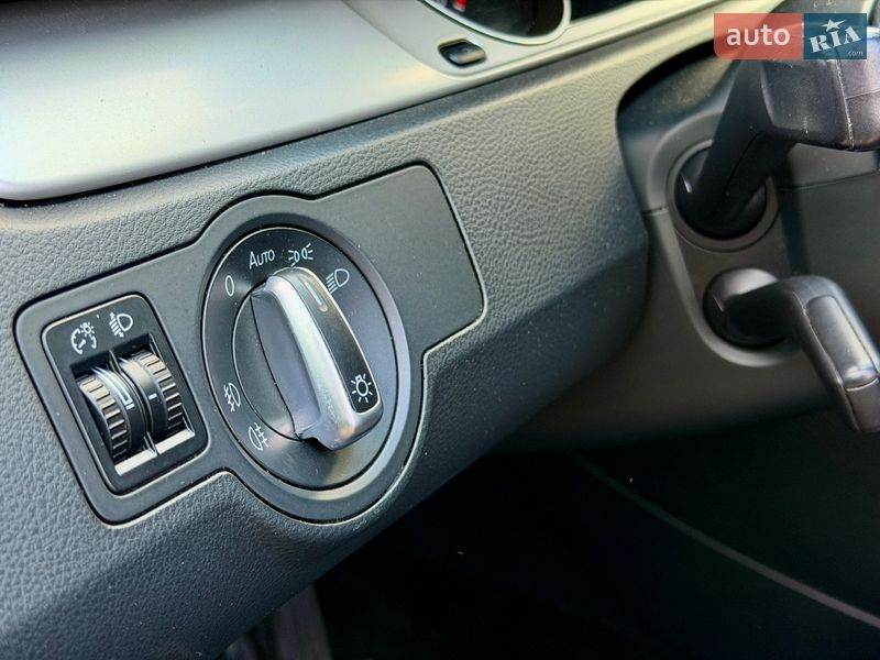 Універсал Volkswagen Passat 2011 в Львові