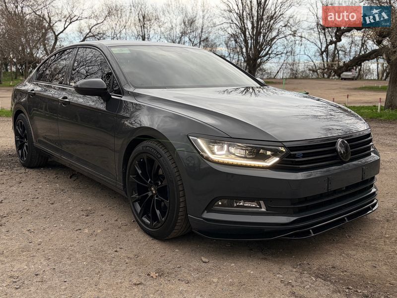 Седан Volkswagen Passat 2016 в Одессе